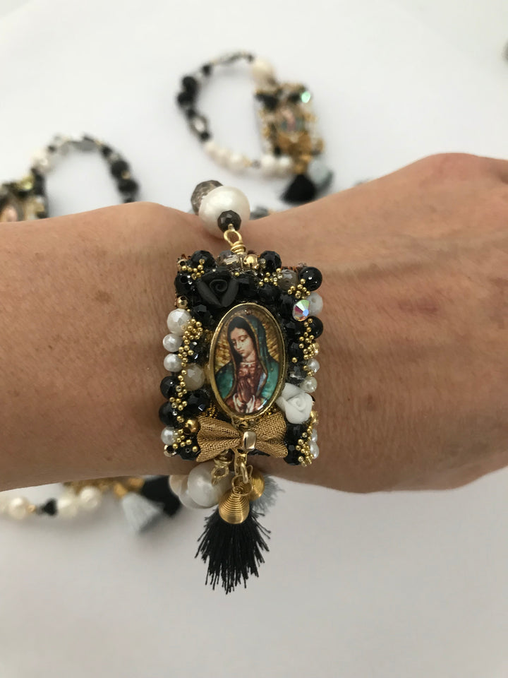 Pulsera con Escapulario de Virgen de Guadalupe NEGRO